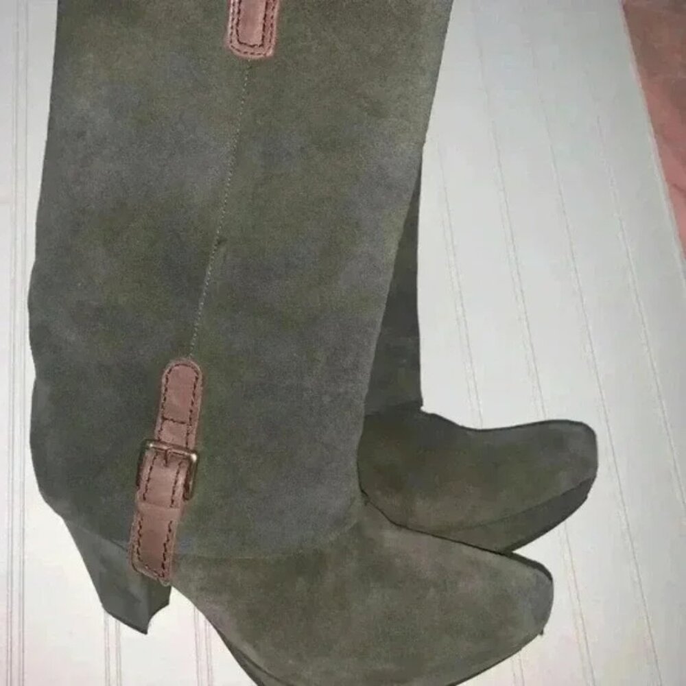 EARTHIES “Lintz” Green Suede Boots Size 9B - Picture 2 of 8